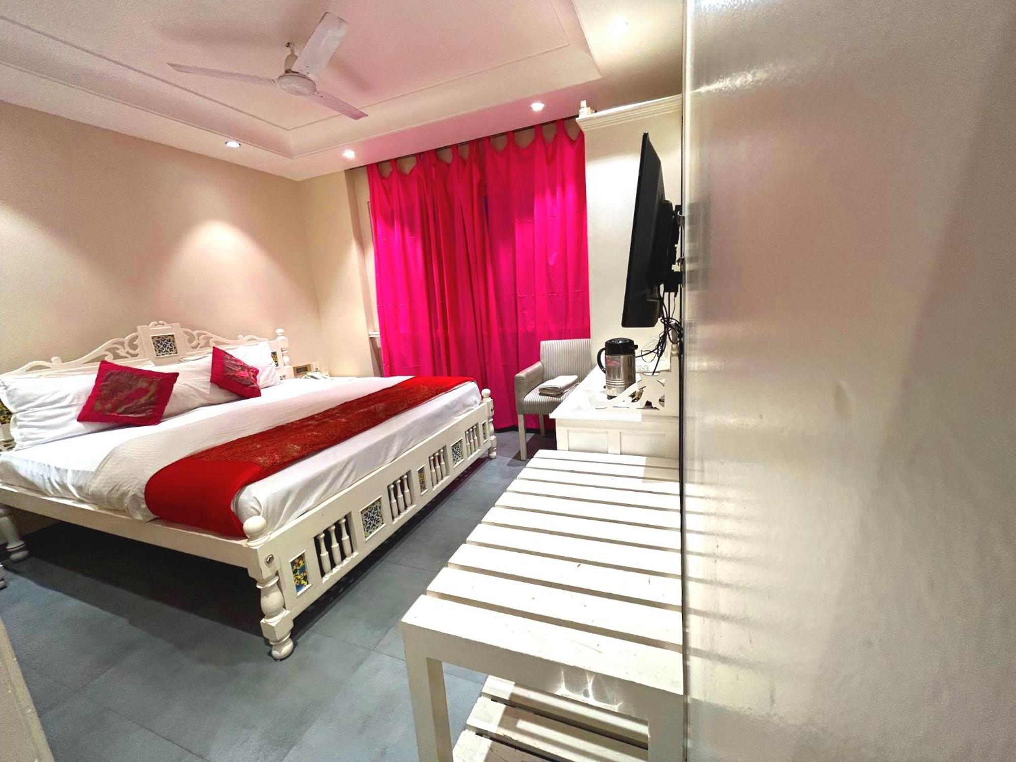 The Pinky Villa - Heritage Boutique Suites New Delhi Exterior photo